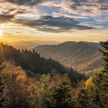 Апартаменты City Bear, 2Br, Pool, Spa, Downtown Gatlinburg, Sleeps 6 Экстерьер фото