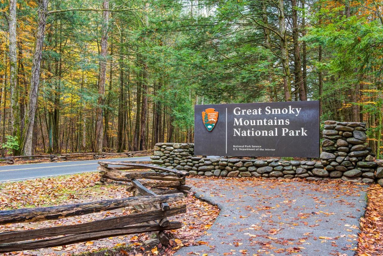 Апартаменты City Bear, 2Br, Pool, Spa, Downtown Gatlinburg, Sleeps 6 Экстерьер фото